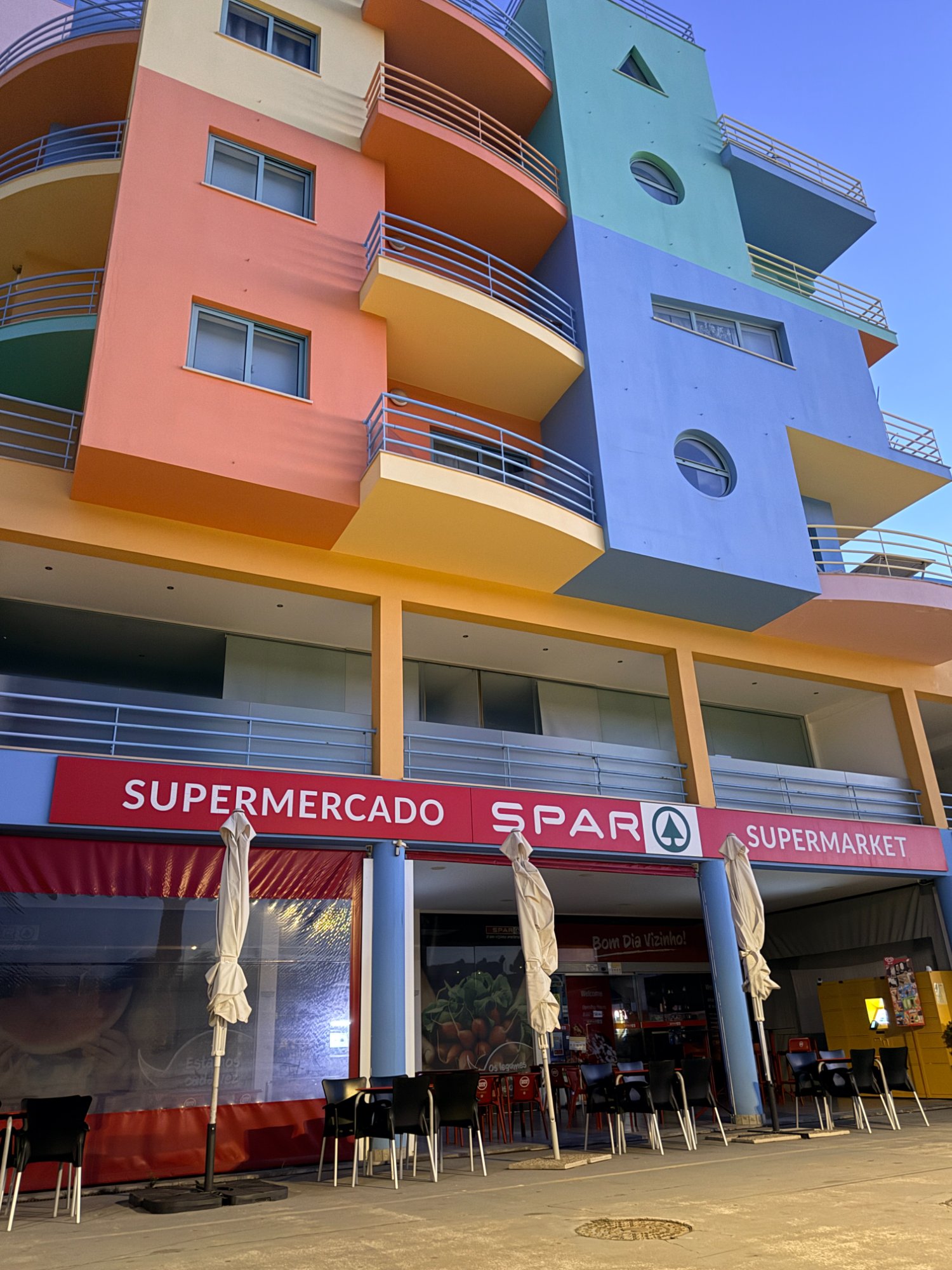 Супермаркет Spar на марині, Алгарве
